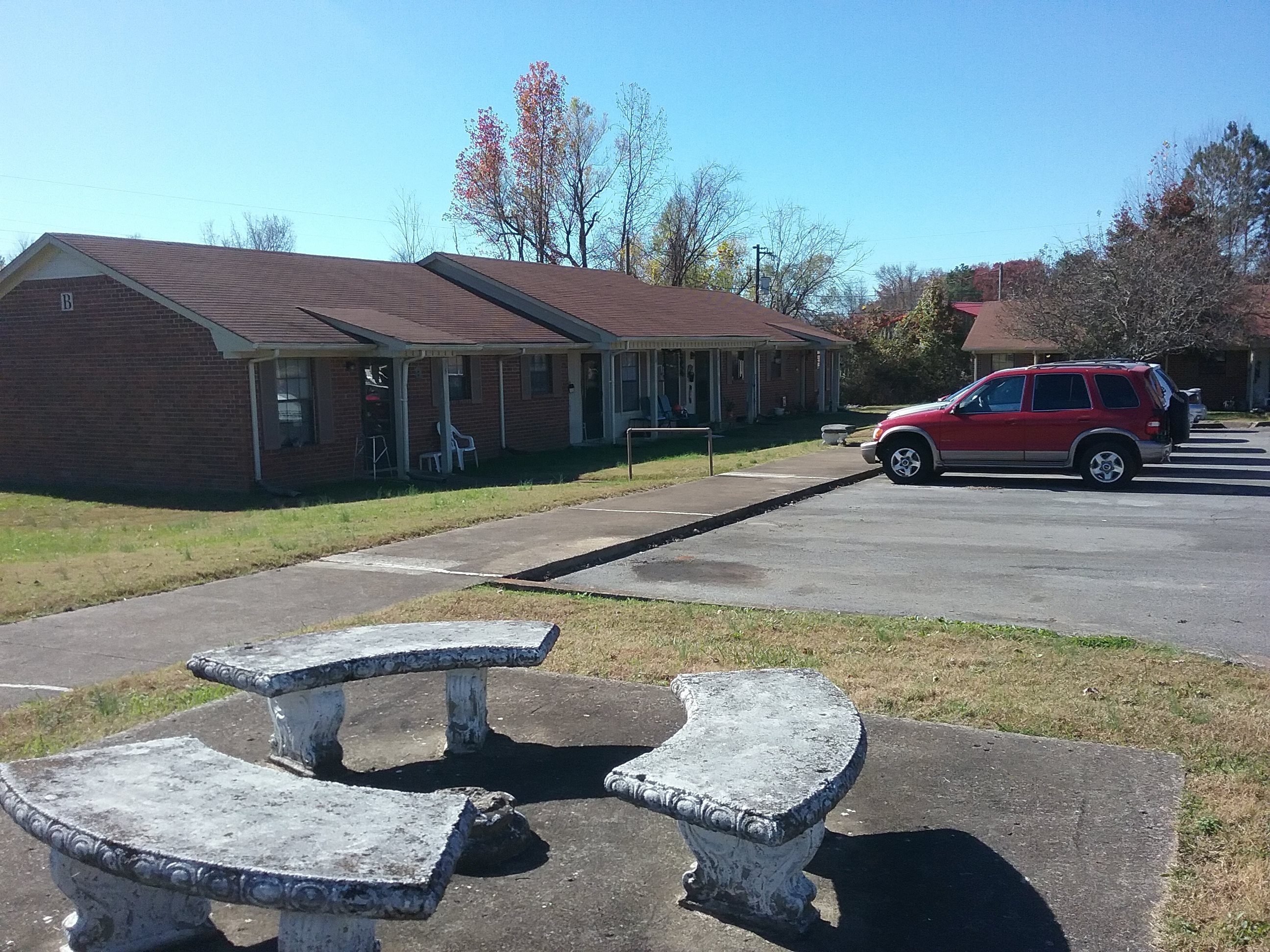 Photos and Video of Irish Apartments in McEwen, TN